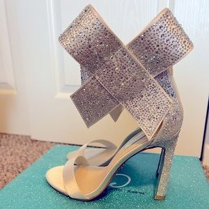 LIKE NEW Betsey Johnson Blue collection rhinestone bridal heel - size 8